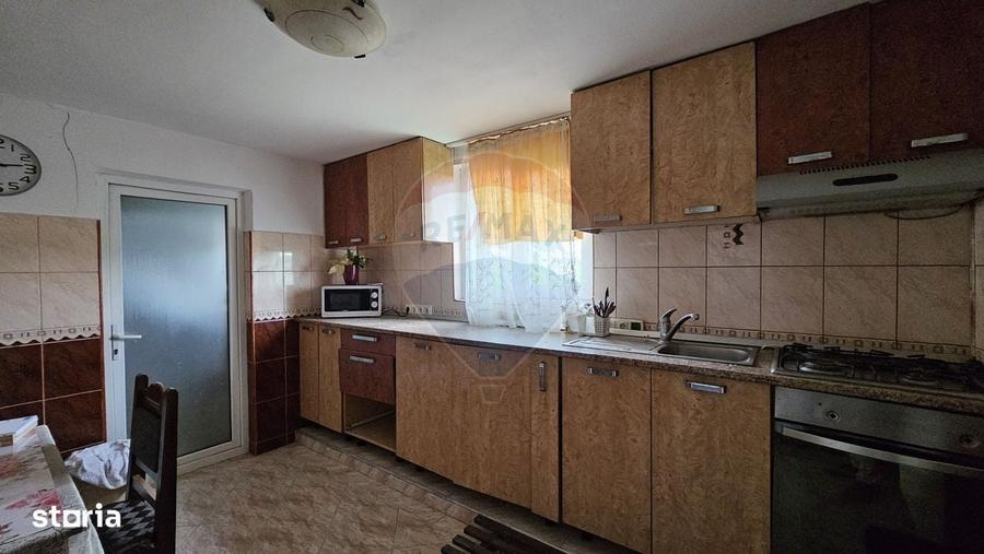 Casă cu 4 camere în Udești