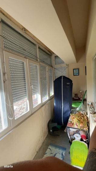 Apartament cu 4 camere decomandat, mobilat în Central