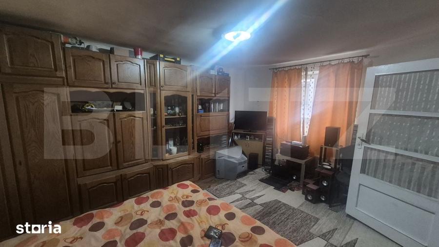 Casă cu 2 camere cu Teren 250 Mp în Solidarității