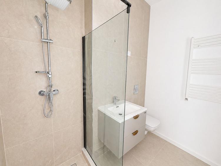 Apartament cu 2 camere decomandat, mobilat în Albert