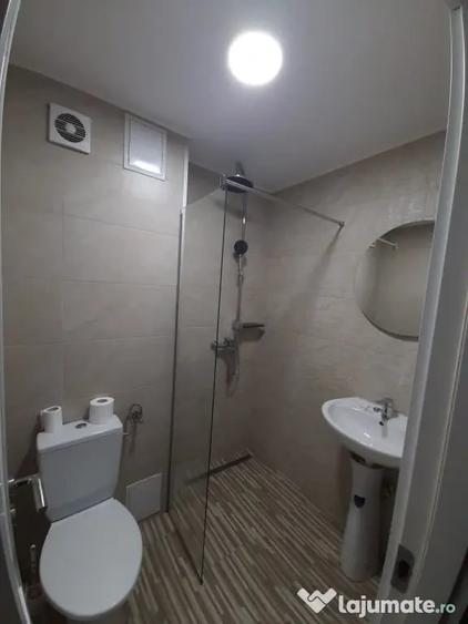 Apartament cu 4 camere decomandat în Vitrometan