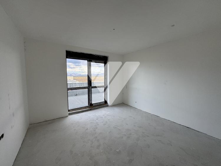 Penthouse cu 4 camere decomandat în Mihai Viteazul