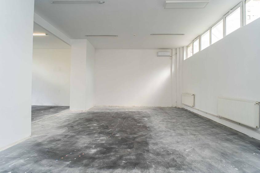 Spațiu comercial, de 311 mp, în Cug