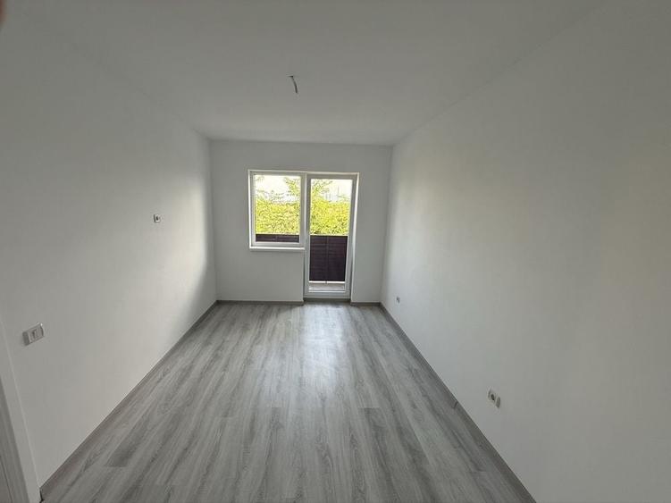 Apartament cu 3 camere decomandat în Sânpetru