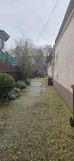 Casă individuală cu 4 camere cu Canalizare în 1 Mai