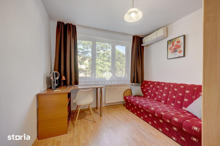 Apartament cu 3 camere decomandat în Titan