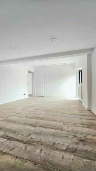 Apartament cu 3 camere semidecomandat în Matei Voievod