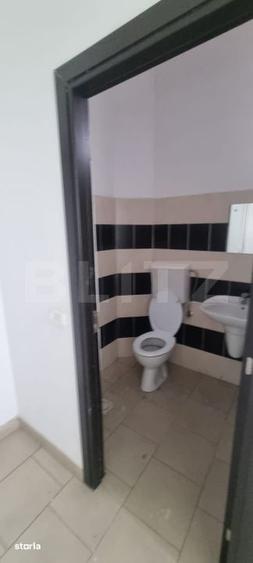 Spațiu comercial, de 1,000 mp, în Central
