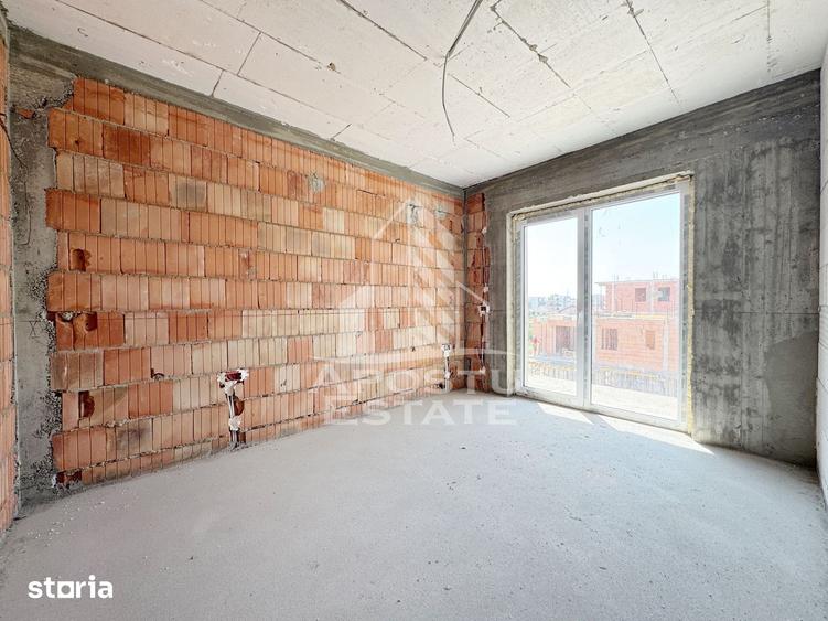 Apartament cu 2 camere semidecomandat în Giroc