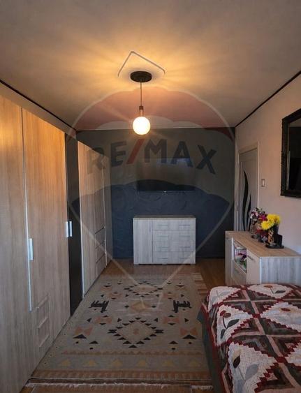 Apartament cu 2 camere decomandat, mobilat în Calea București