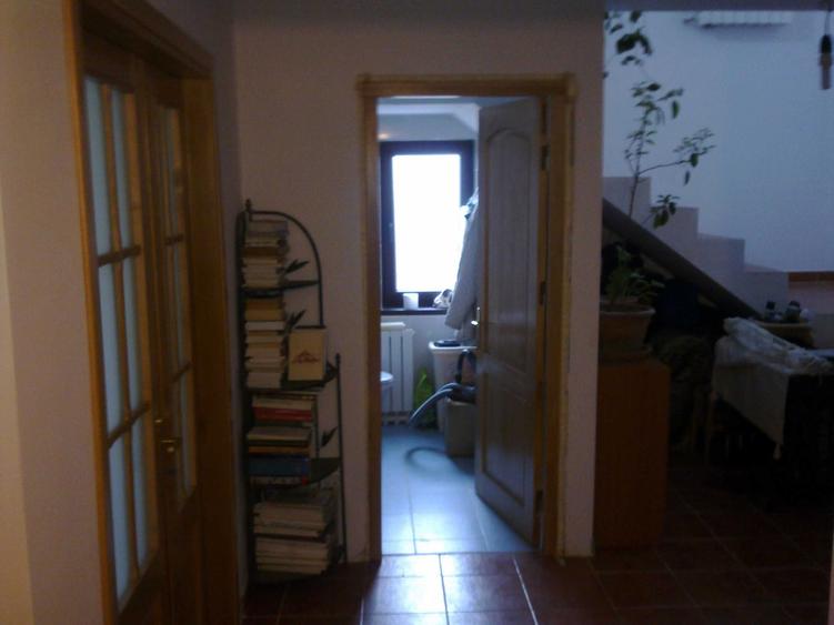 Casă cu 4 camere în Păun