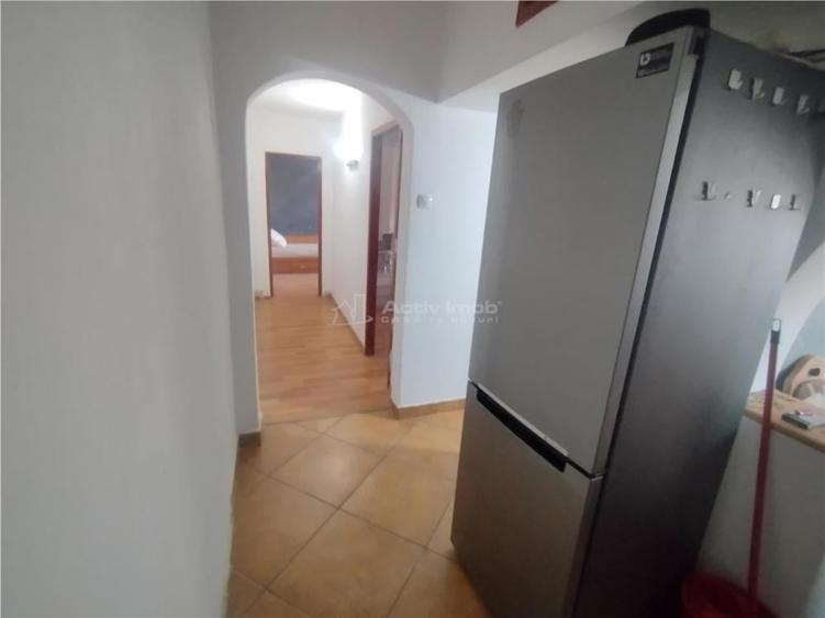 Apartament cu 2 camere decomandat, mobilat în Oravița