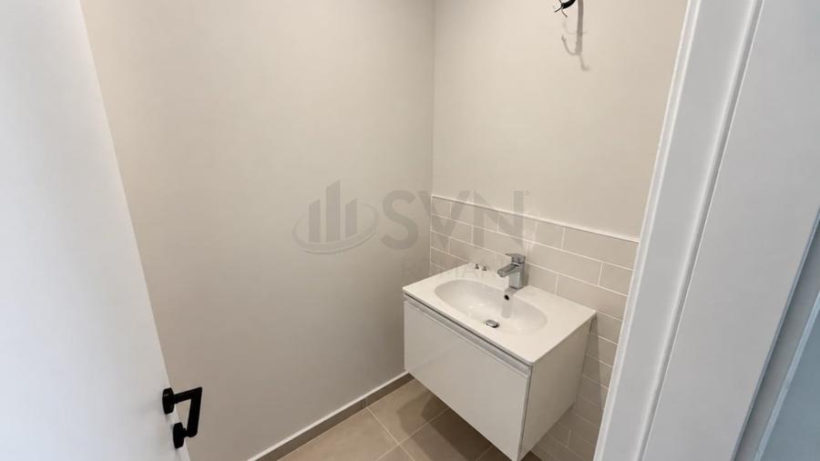 Apartament cu 5 camere decomandat în Băneasa