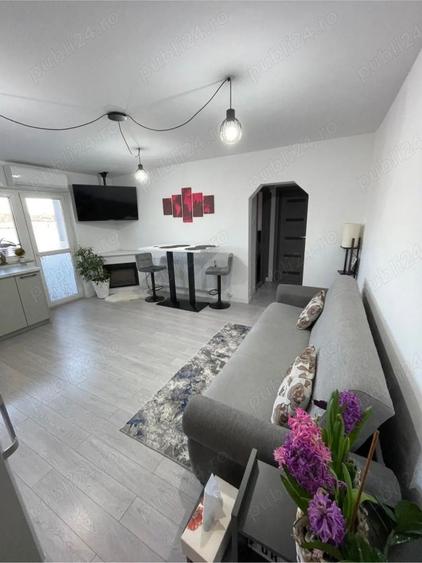 Apartament cu 3 camere decomandat, mobilat în Cetate