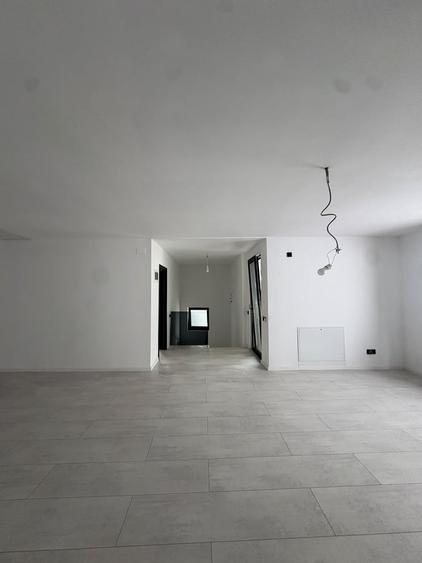 Casă cu 4 camere cu Teren 174 Mp în Central