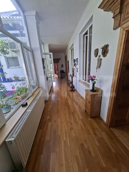 Casă individuală cu 7 camere cu Canalizare în Daneș