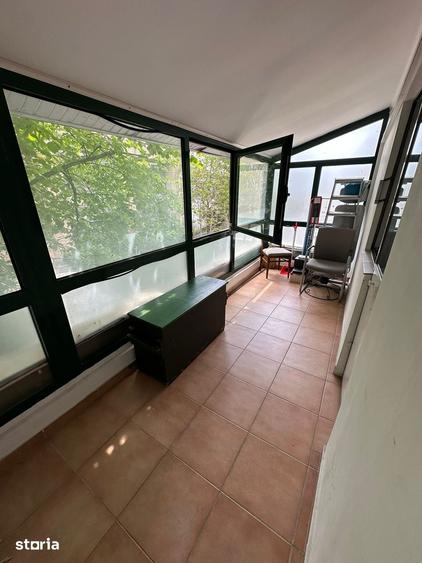 Apartament cu 4 camere decomandat în Victoriei