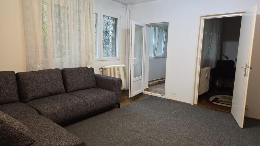 Apartament cu 2 camere, mobilat în Titan