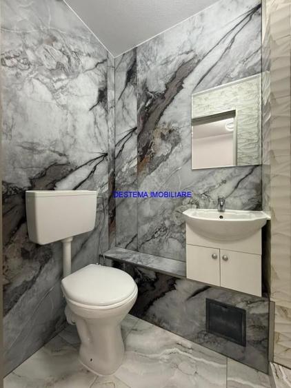 Garsoniera lux etaj 3, superba. - 2