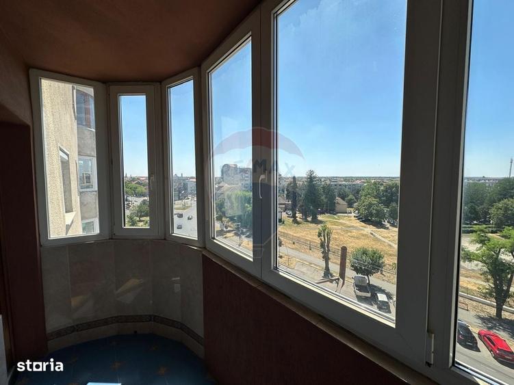 Apartament cu 3 camere în Intim