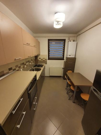 Apartament cu 2 camere decomandat, mobilat în Borhanci