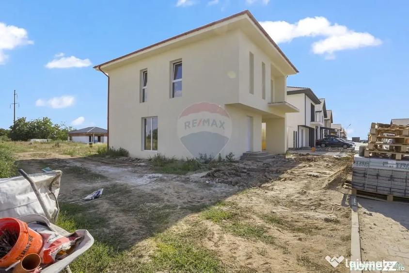 Casă cu 5 camere cu Teren 392 Mp în 6 Vânători