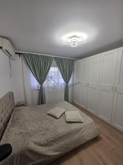 Apartament cu 3 camere decomandat, mobilat în Central