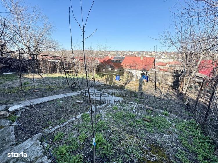 Casă cu 3 camere decomandat în Central