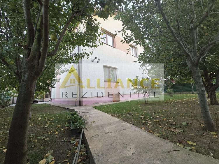 Casă individuală cu 5 camere cu Canalizare în Berceni