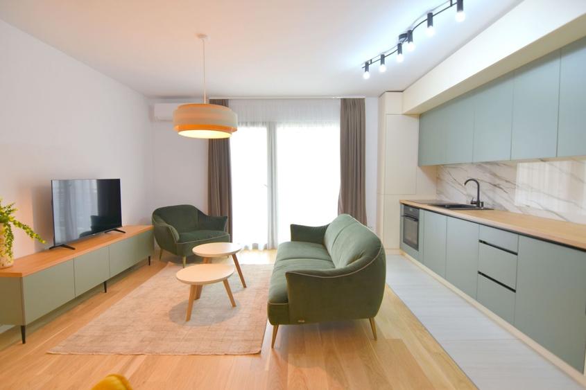 Apartament cu 3 camere, mobilat în Central