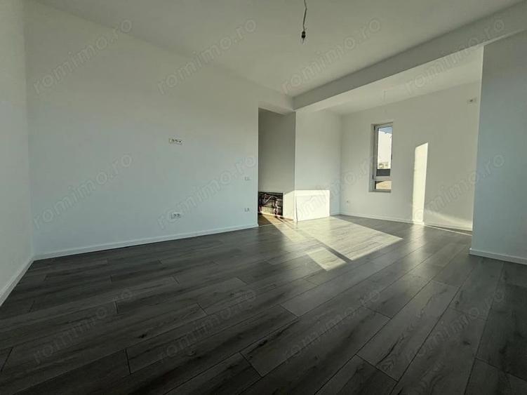 Duplex cu 4 camere cu Canalizare în Giroc