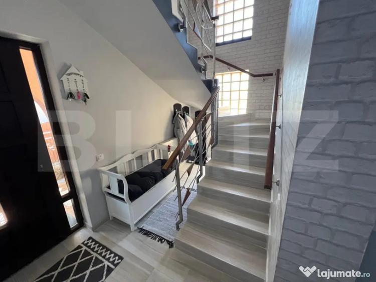 Casă cu 4 camere cu Teren 1760 Mp în Sântana de Mureș