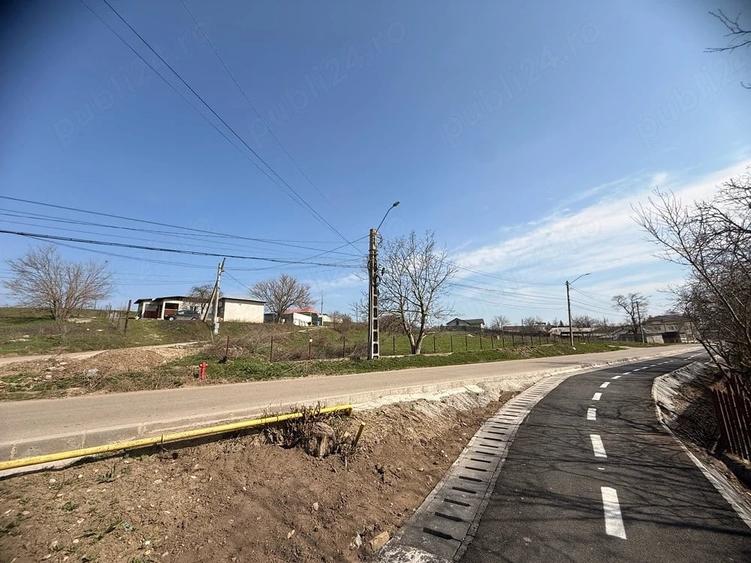 Teren de 3000 mp, în Roata de Jos