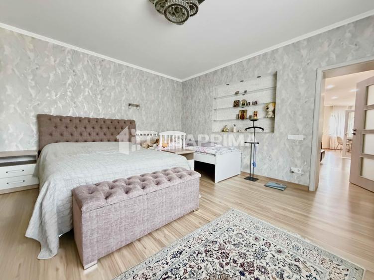 Casă individuală cu 7 camere cu Canalizare în Miroslava