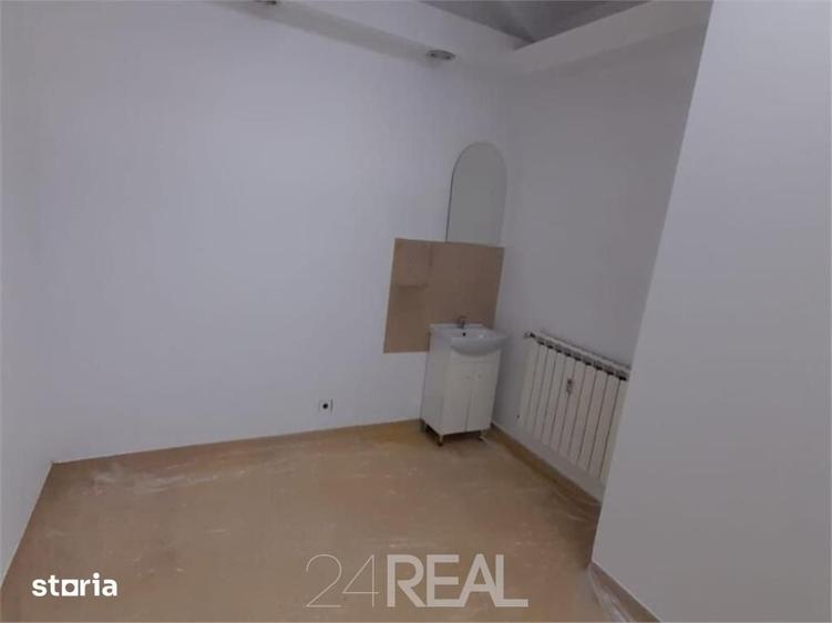 Spațiu comercial, de 45 mp, în Tei