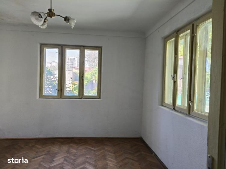 Casă cu 3 camere în 23 August