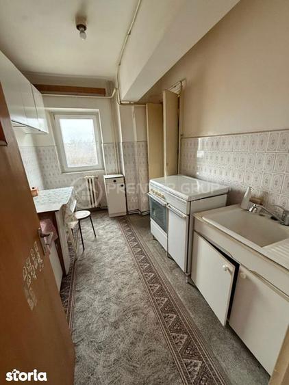 Apartament cu 4 camere decomandat în Bd. Independenței