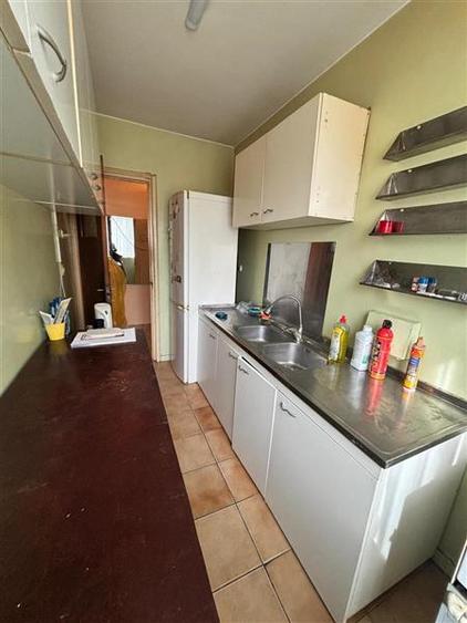 Apartament cu 3 camere decomandat în Berceni