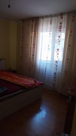 Casă individuală cu 4 camere cu Canalizare în Est