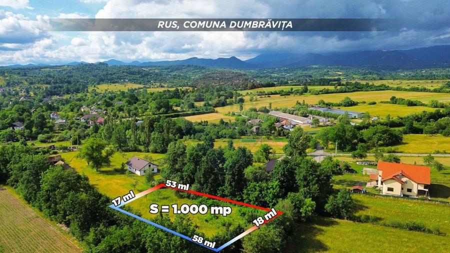 Teren Construcții intravilan de 1000 mp, în Rus