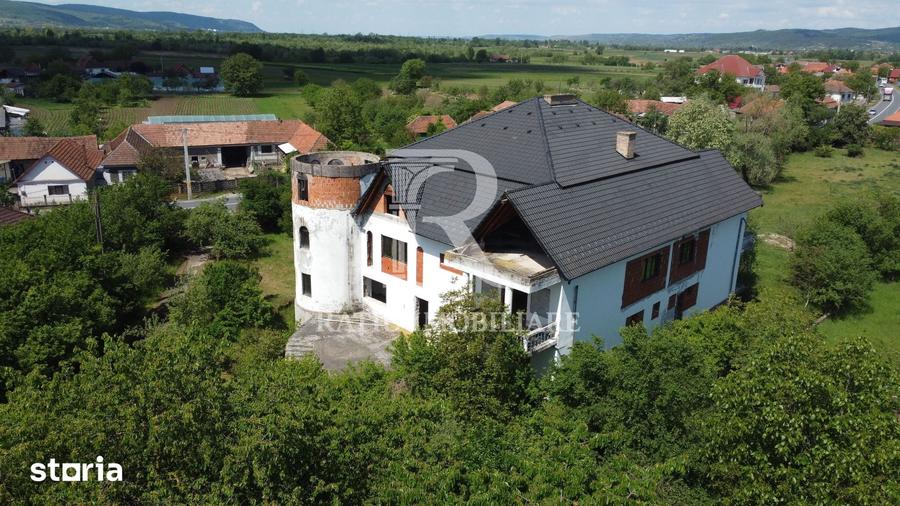 Casă cu Teren 5794 Mp în Aușeu