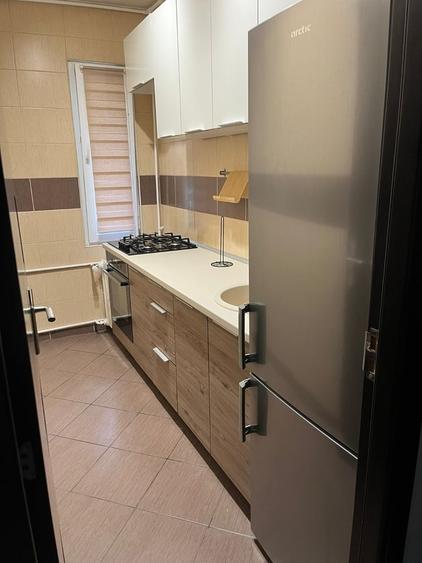 Berceni, Piata Sudului, Oltenitei, bloc reabilitat, parcare - 9