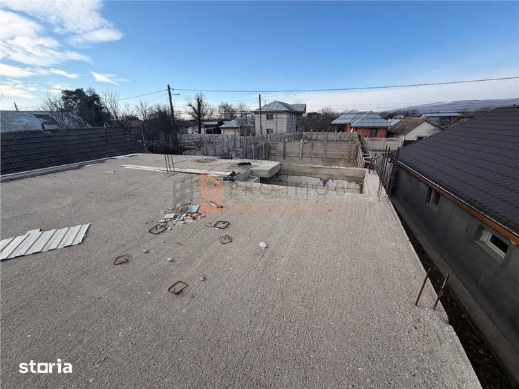 Casă cu 4 camere decomandat cu Teren 1291 Mp în Stâlpu