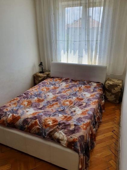 Apartament cu 3 camere decomandat în Cetate