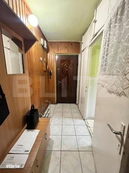 Apartament cu 3 camere semidecomandat în Decebal
