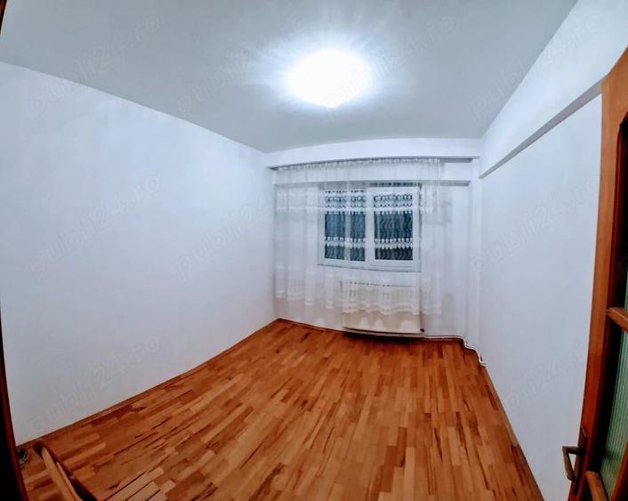 Apartament cu 3 camere decomandat în Fălticeni