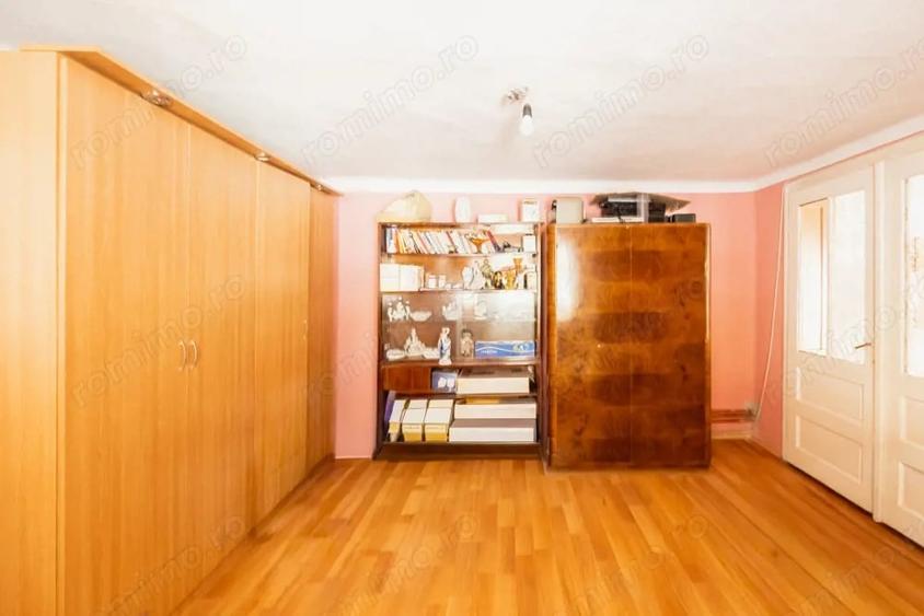 Casă cu Teren 2634 Mp în Jebel