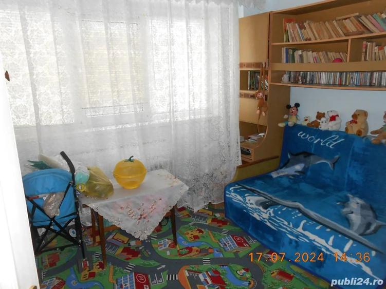 Apartament cu 4 camere decomandat în Central