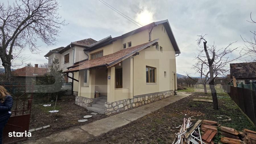 Casă cu 4 camere cu Teren 1500 Mp în Central