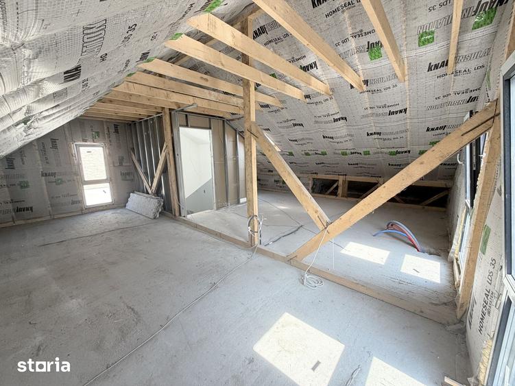 Casă cu 4 camere cu Teren 250 Mp în Central